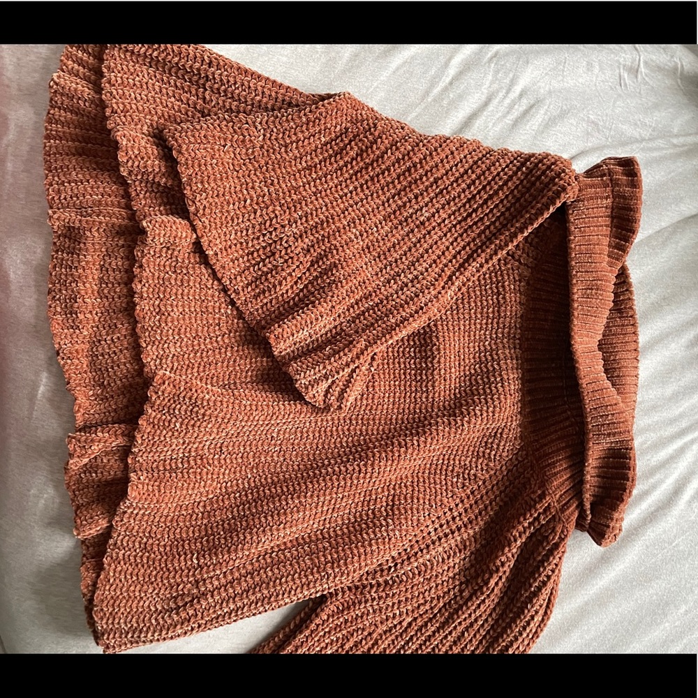Cowl neck knitted sweater